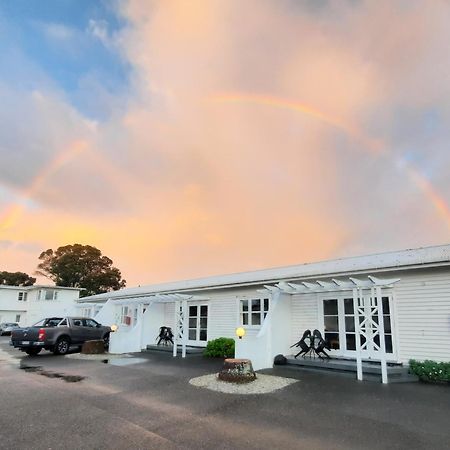 Edgewater Motel Orewa Exterior photo