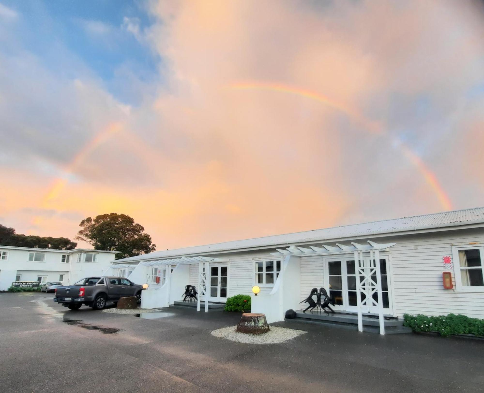 Edgewater Motel Orewa Exterior photo