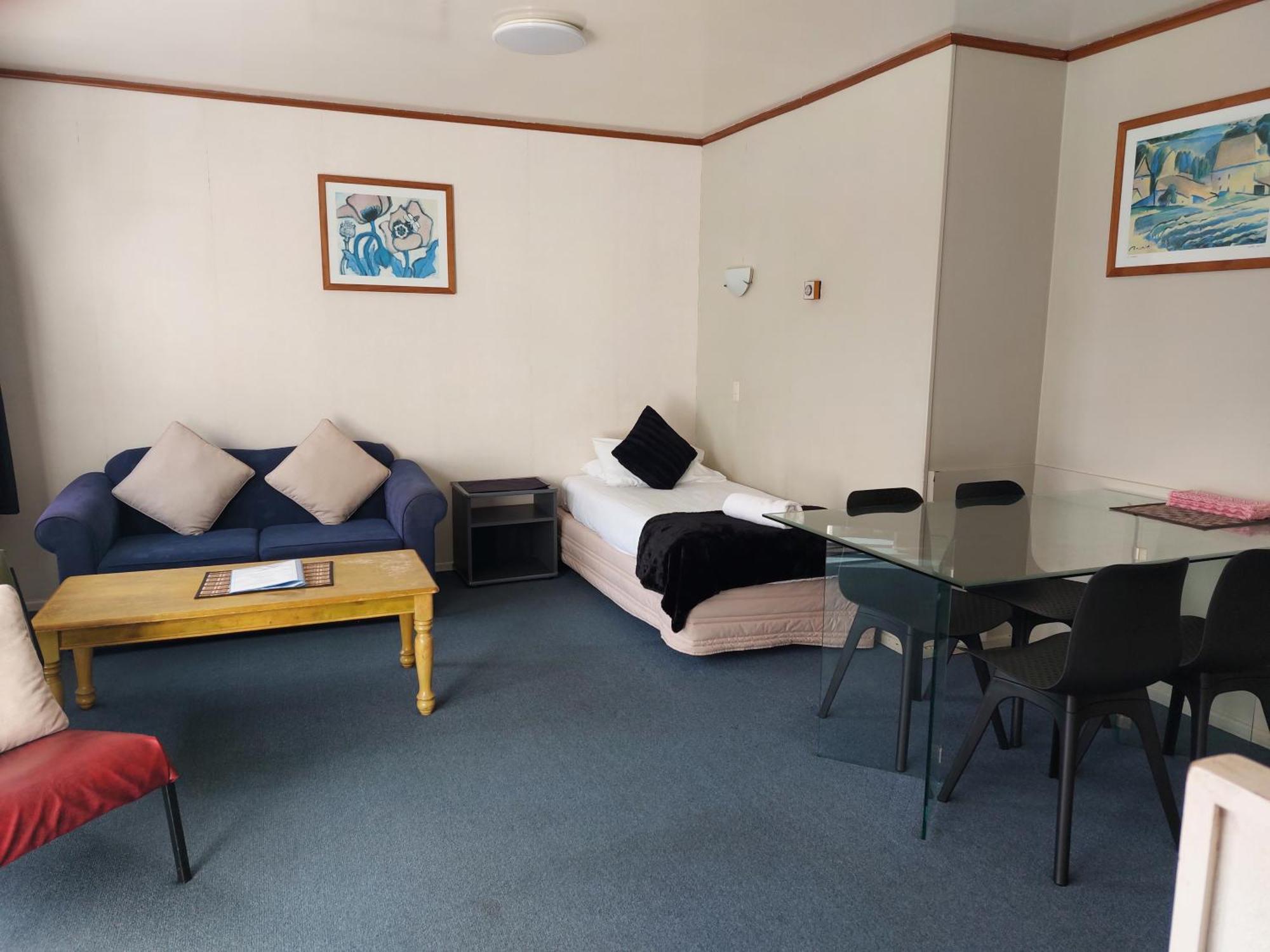 Edgewater Motel Orewa Exterior photo