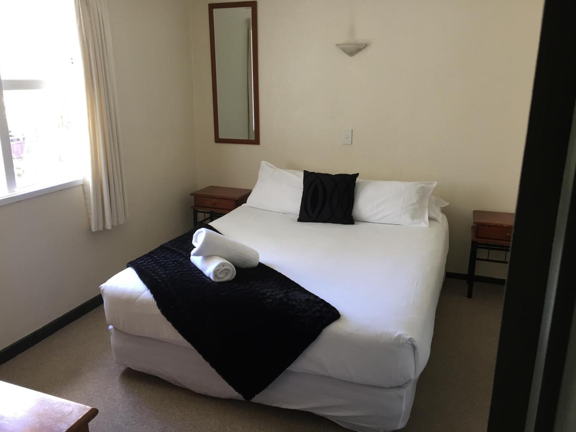 Edgewater Motel Orewa Exterior photo